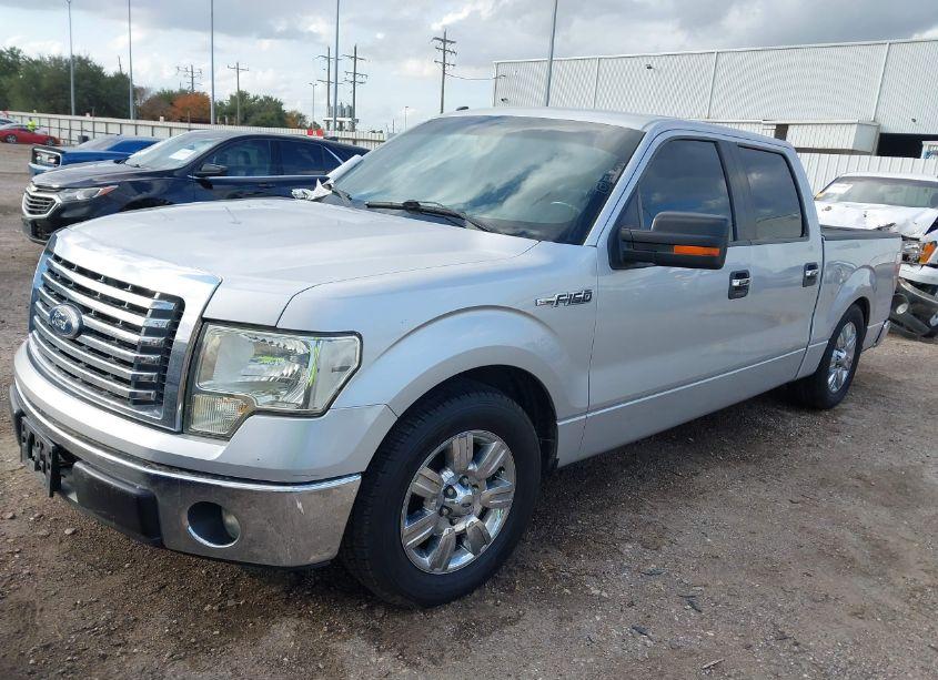 Photo 2 of 2011 Ford F-150 XLT (VIN 1FTFW1CFXBFA40214)