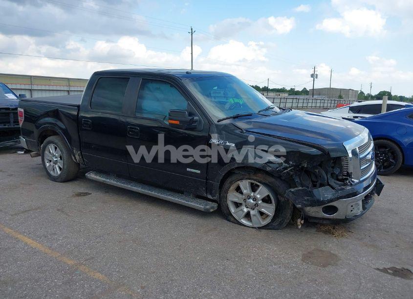 2011 Ford F-150 LARIAT (VIN 1FTFW1CT2BFB10035) main photo