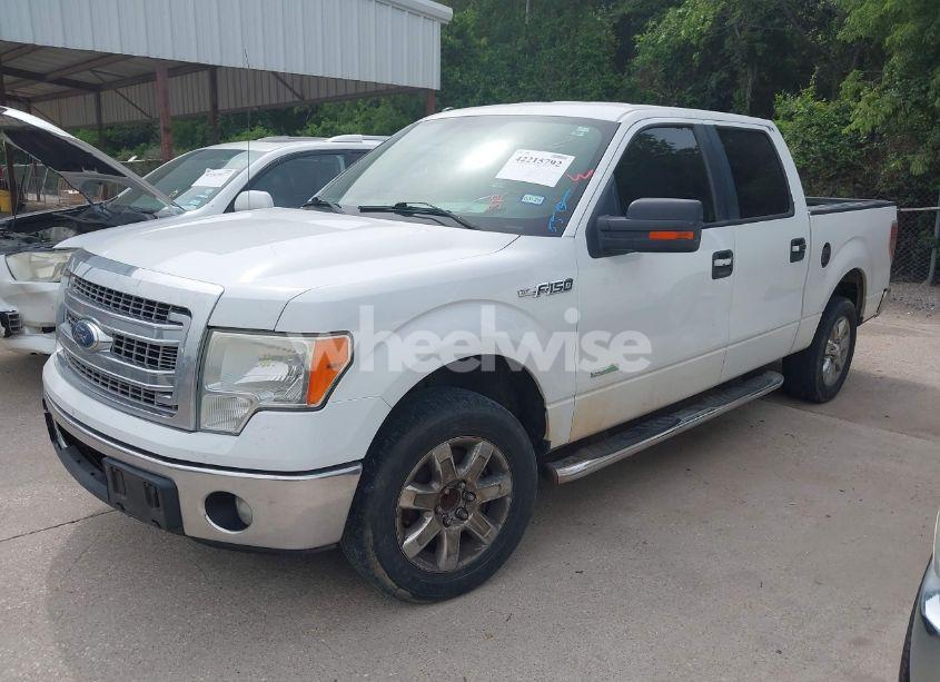 Photo 2 of 2013 Ford F-150 XLT (VIN 1FTFW1CT3DFA15390)