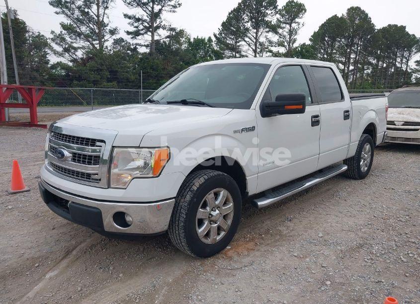 Photo 2 of 2013 Ford F-150 XLT (VIN 1FTFW1CT8DFA10198)
