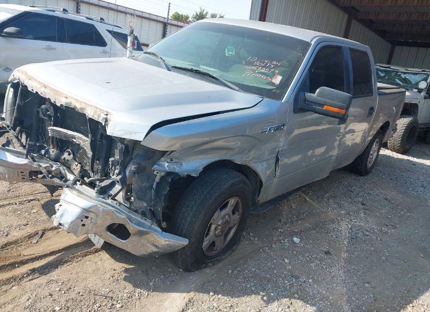 Photo 2 of 2010 Ford F-150 FX2 SPORT/HARLEY-DAVIDSON/KING RANCH/LARIAT/PLATINUM/XL/XLT (VIN 1FTFW1CV9AKB83801)