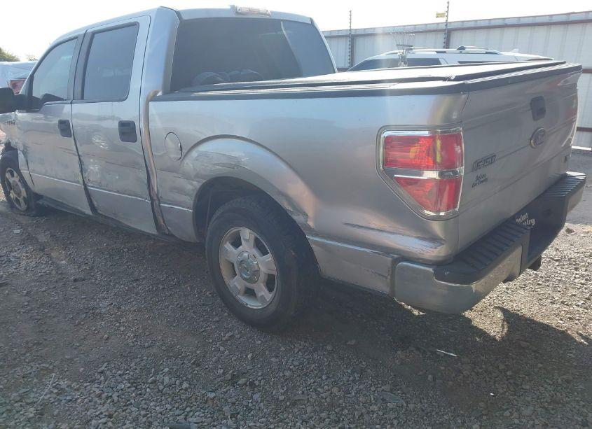 Photo 3 of 2010 Ford F-150 FX2 SPORT/HARLEY-DAVIDSON/KING RANCH/LARIAT/PLATINUM/XL/XLT (VIN 1FTFW1CV9AKB83801)