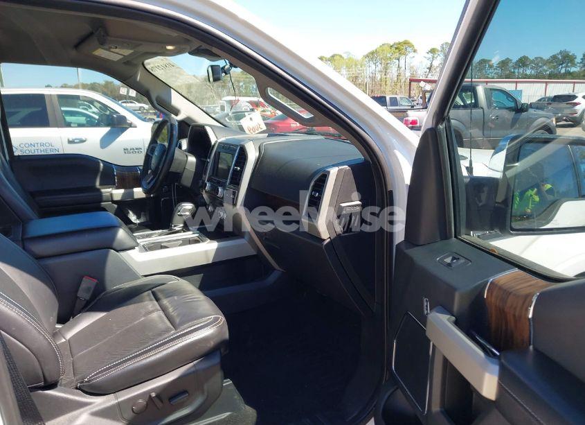 Photo 5 of 2019 Ford F-150 LARIAT (VIN 1FTFW1E14KFA79818)