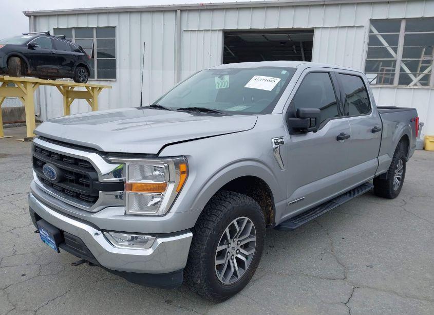 Photo 2 of 2021 Ford F-150 XLT (VIN 1FTFW1E19MFB46240)