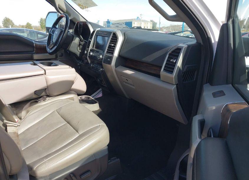 Photo 5 of 2019 Ford F-150 LARIAT (VIN 1FTFW1E42KKD51672)