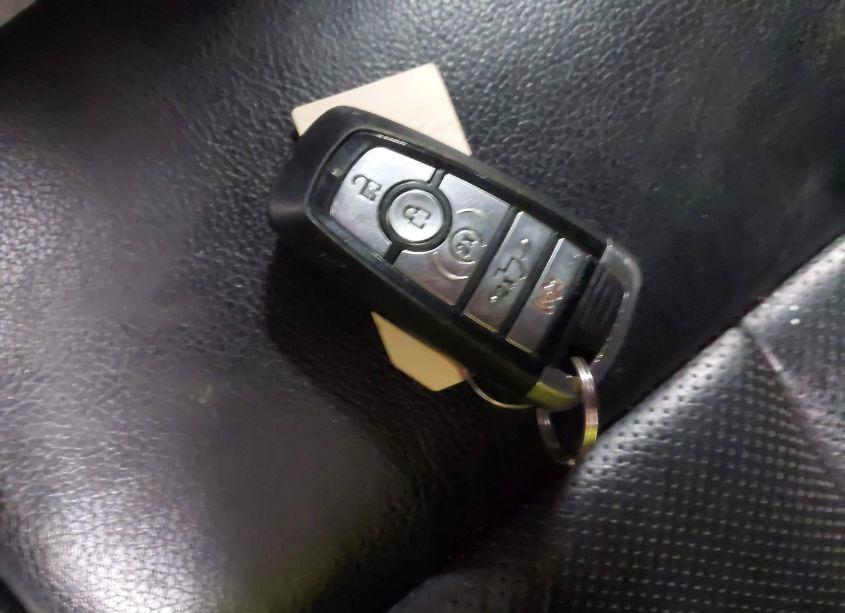 Photo 11 of 2019 Ford F-150 LARIAT (VIN 1FTFW1E42KKE00871)