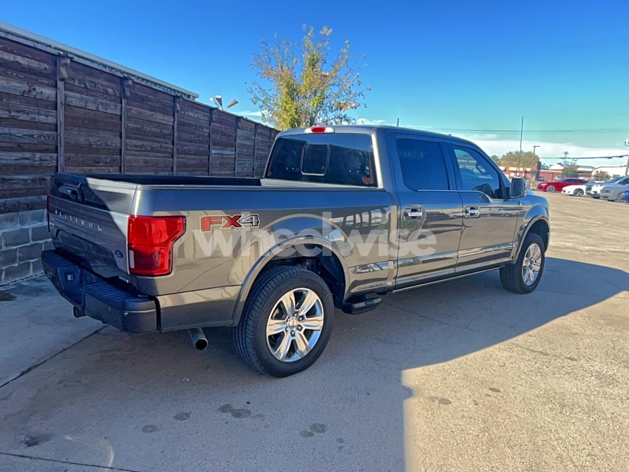 Photo 4 of 2019 FORD F150 SUPERCREW (VIN 1FTFW1E47KFB03507)