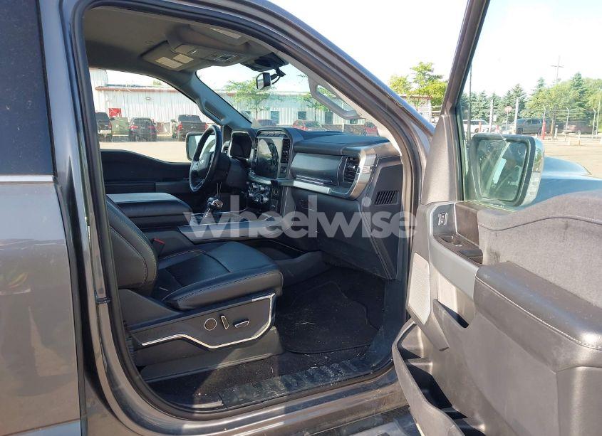 Photo 5 of 2023 Ford F-150 LARIAT (VIN 1FTFW1E51PFB15653)