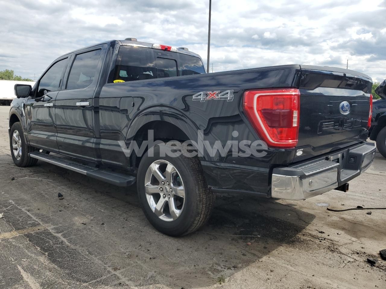 Photo 2 of 2021 FORD F150 SUPERCREW (VIN 1FTFW1E52MFC27020)