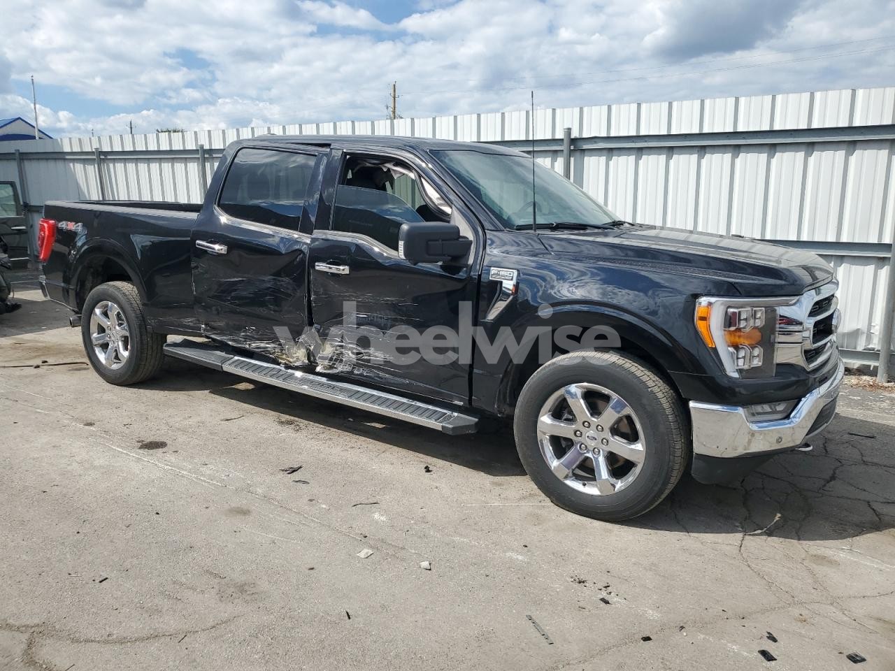 Photo 4 of 2021 FORD F150 SUPERCREW (VIN 1FTFW1E52MFC27020)