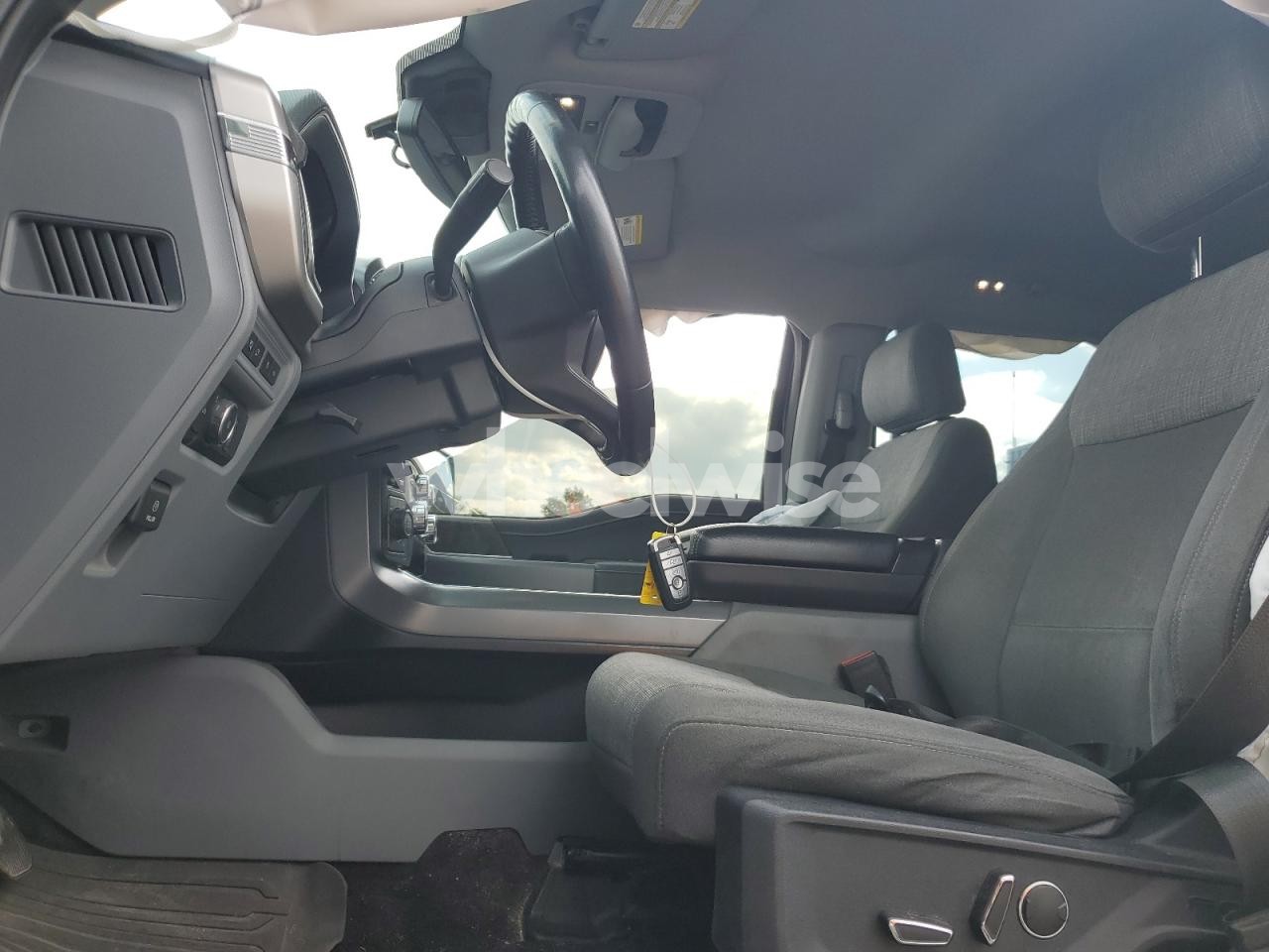 Photo 7 of 2021 FORD F150 SUPERCREW (VIN 1FTFW1E52MFC27020)