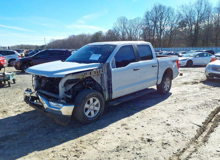 Photo 2 of 2021 Ford F-150 XLT (VIN 1FTFW1E53MKD10009)