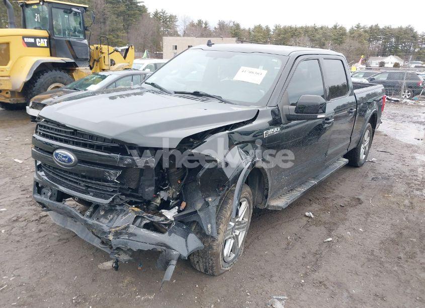 Photo 2 of 2018 Ford F-150 LARIAT (VIN 1FTFW1E55JFE25165)