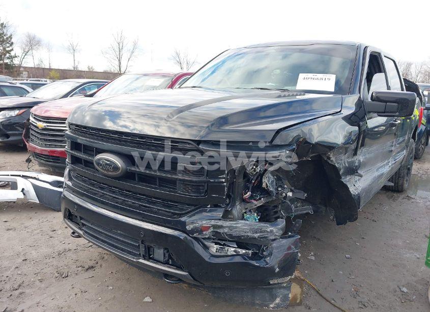 Photo 2 of 2022 Ford F-150 LARIAT (VIN 1FTFW1E57NFB98650)