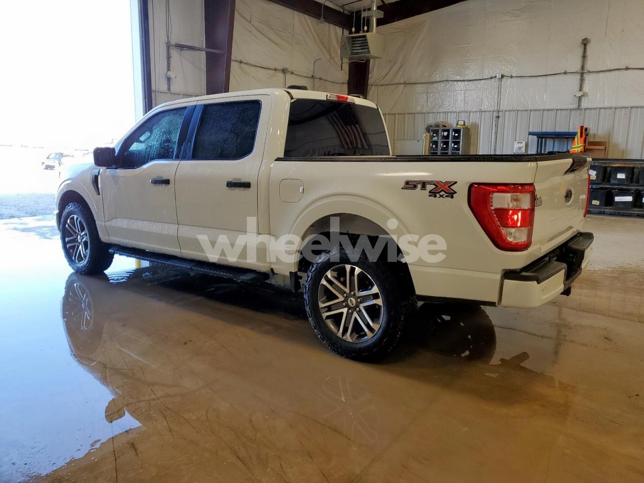 Photo 2 of 2022 FORD F150 SUPERCREW (VIN 1FTFW1E58NFA68196)