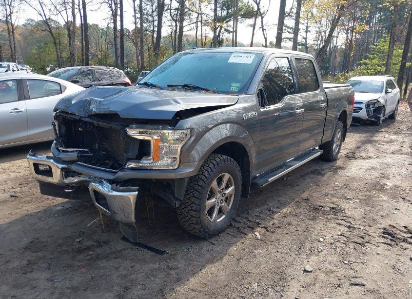 Photo 2 of 2018 Ford F-150 XLT (VIN 1FTFW1E5XJFB06165)