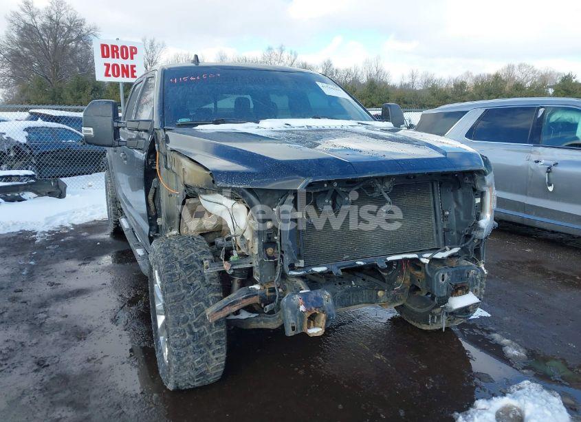 2018 Ford F-150 XLT (VIN 1FTFW1E5XJKE32877) main photo