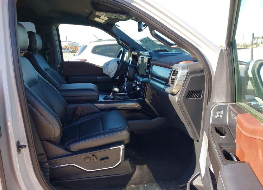 Photo 5 of 2023 Ford F-150 LARIAT (VIN 1FTFW1E80PKE37797)