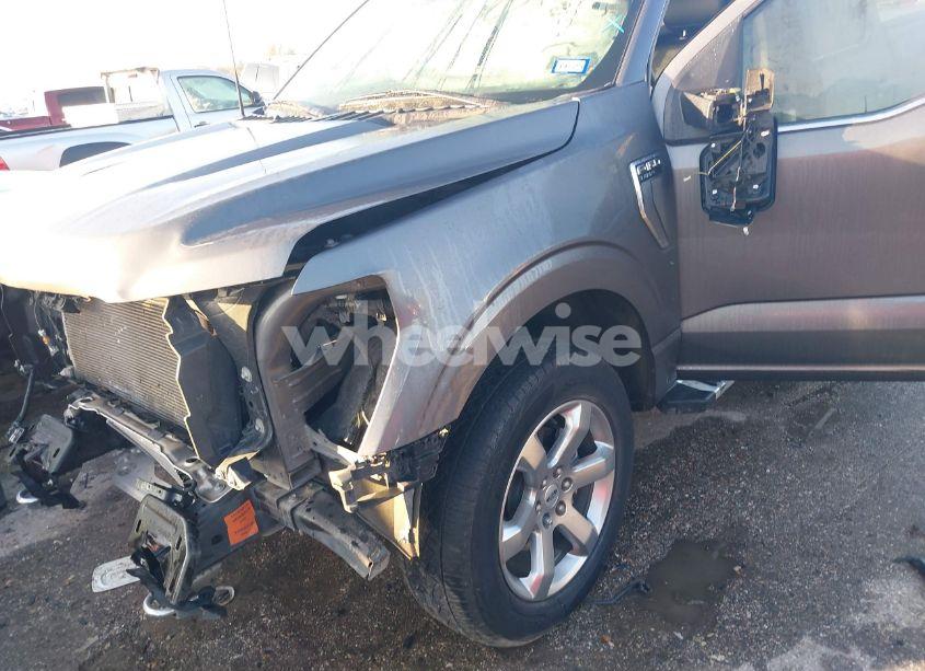 Photo 18 of 2023 Ford F-150 LARIAT (VIN 1FTFW1E81PKE39560)