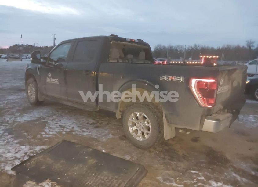 Photo 3 of 2021 Ford F-150 XLT (VIN 1FTFW1E82MKE69632)