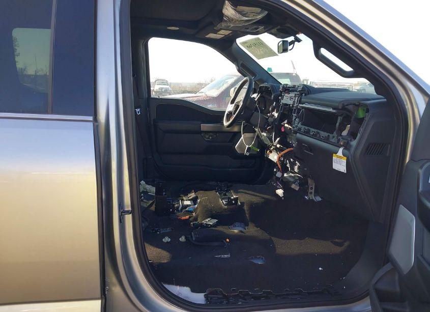 Photo 5 of 2023 Ford F-150 PLATINUM (VIN 1FTFW1E84PFA28131)