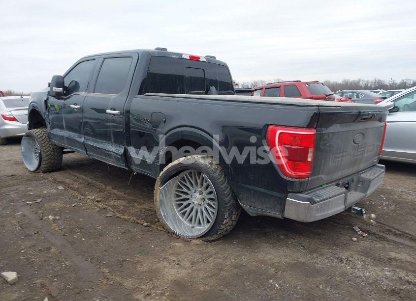 Photo 3 of 2021 Ford F-150 XLT (VIN 1FTFW1E85MFA82324)