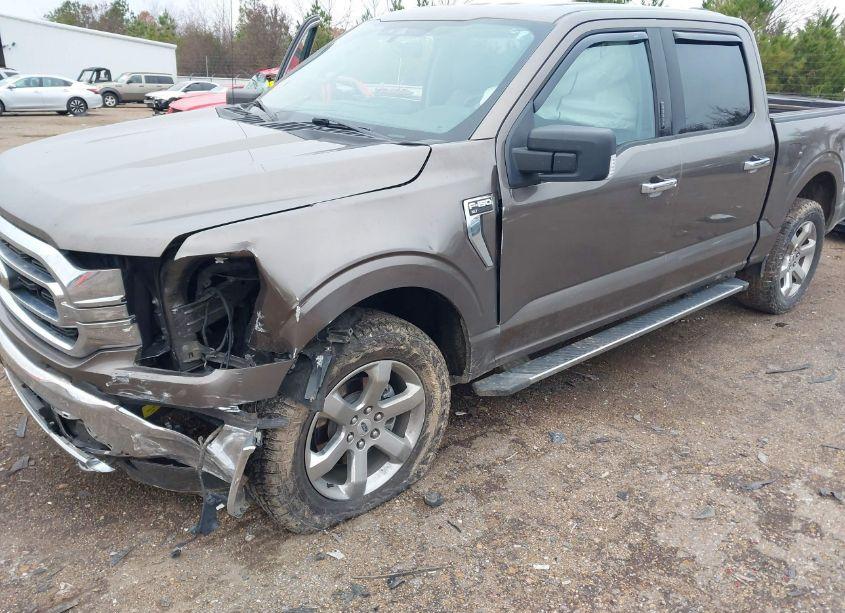 Photo 2 of 2021 Ford F-150 XLT (VIN 1FTFW1E86MKD11780)