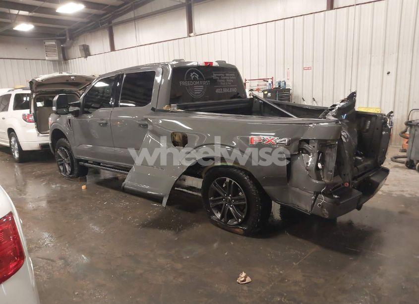 Photo 3 of 2021 Ford F-150 XLT (VIN 1FTFW1E86MKE40831)