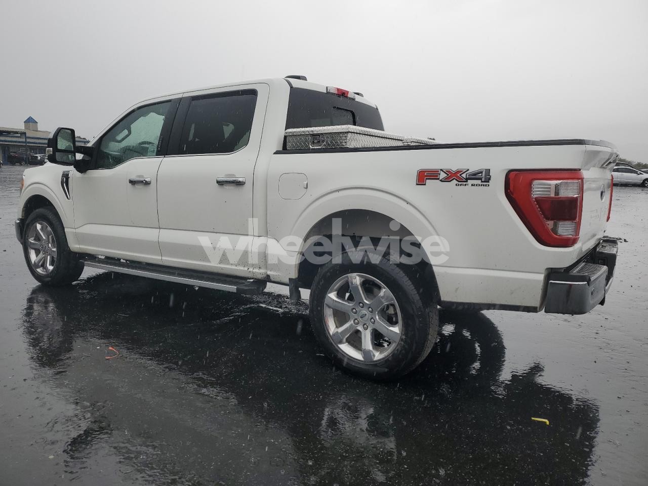 Photo 2 of 2022 FORD F150 SUPERCREW (VIN 1FTFW1E86NFB95796)