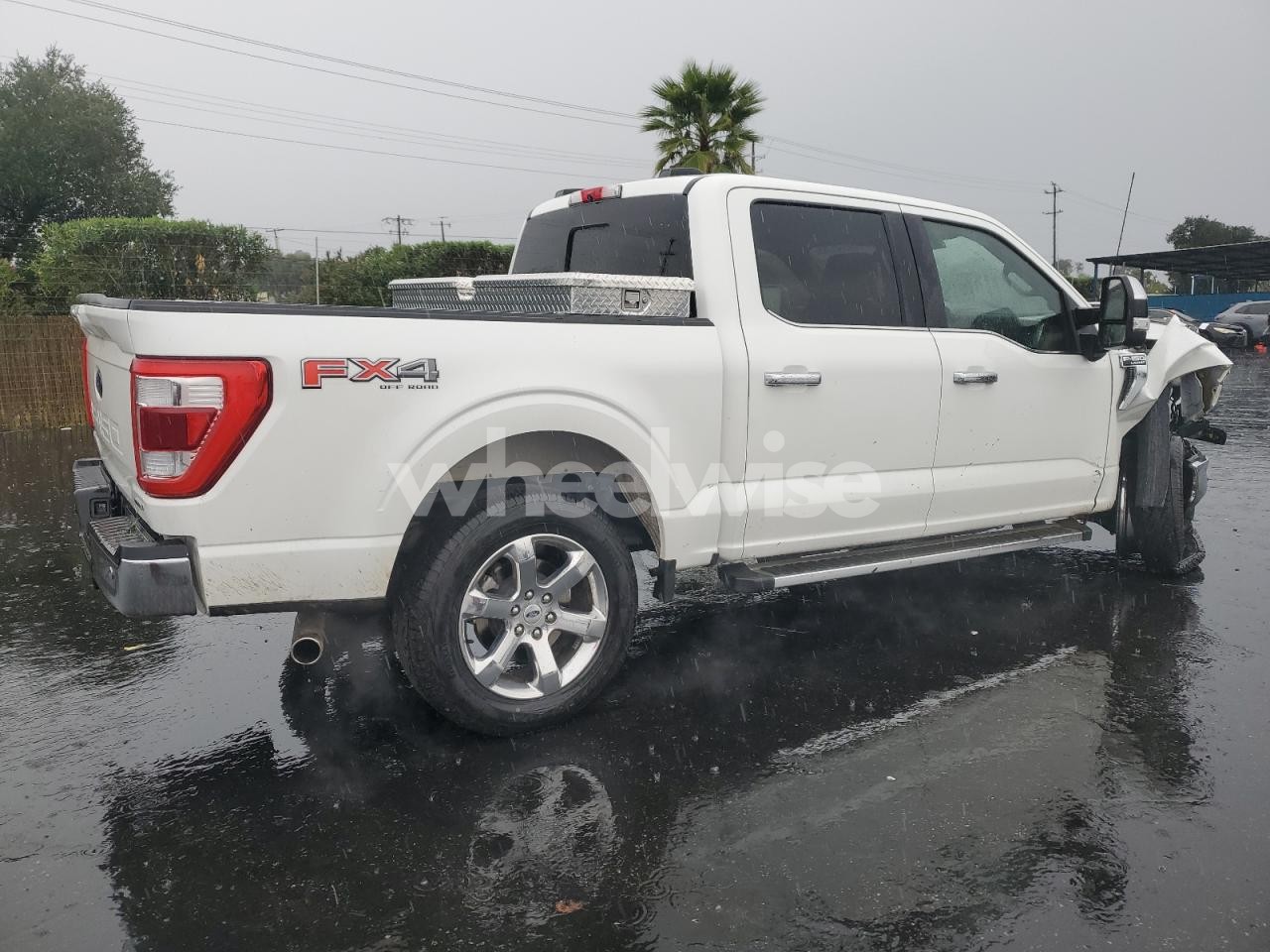 Photo 3 of 2022 FORD F150 SUPERCREW (VIN 1FTFW1E86NFB95796)