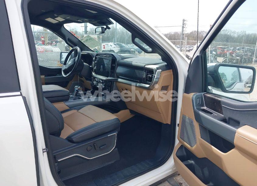 Photo 5 of 2023 Ford F-150 LARIAT (VIN 1FTFW1E8XPFA36850)