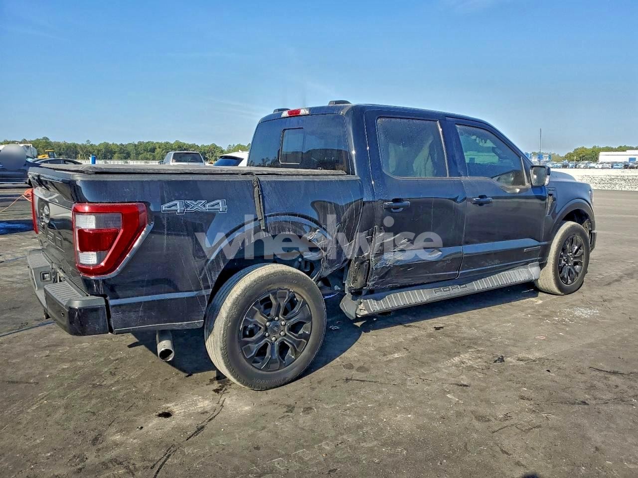 Photo 3 of 2022 FORD F150 SUPERCREW (VIN 1FTFW1ED1NFB54182)