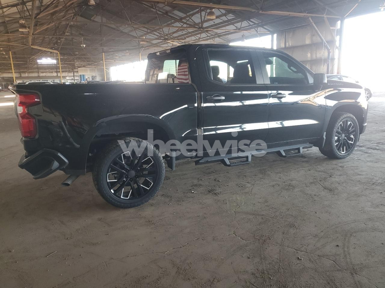 Photo 3 of 2022 CHEVROLET SILVERADO C1500 CUSTOM (VIN 1FTFW1ED2NFB84162)