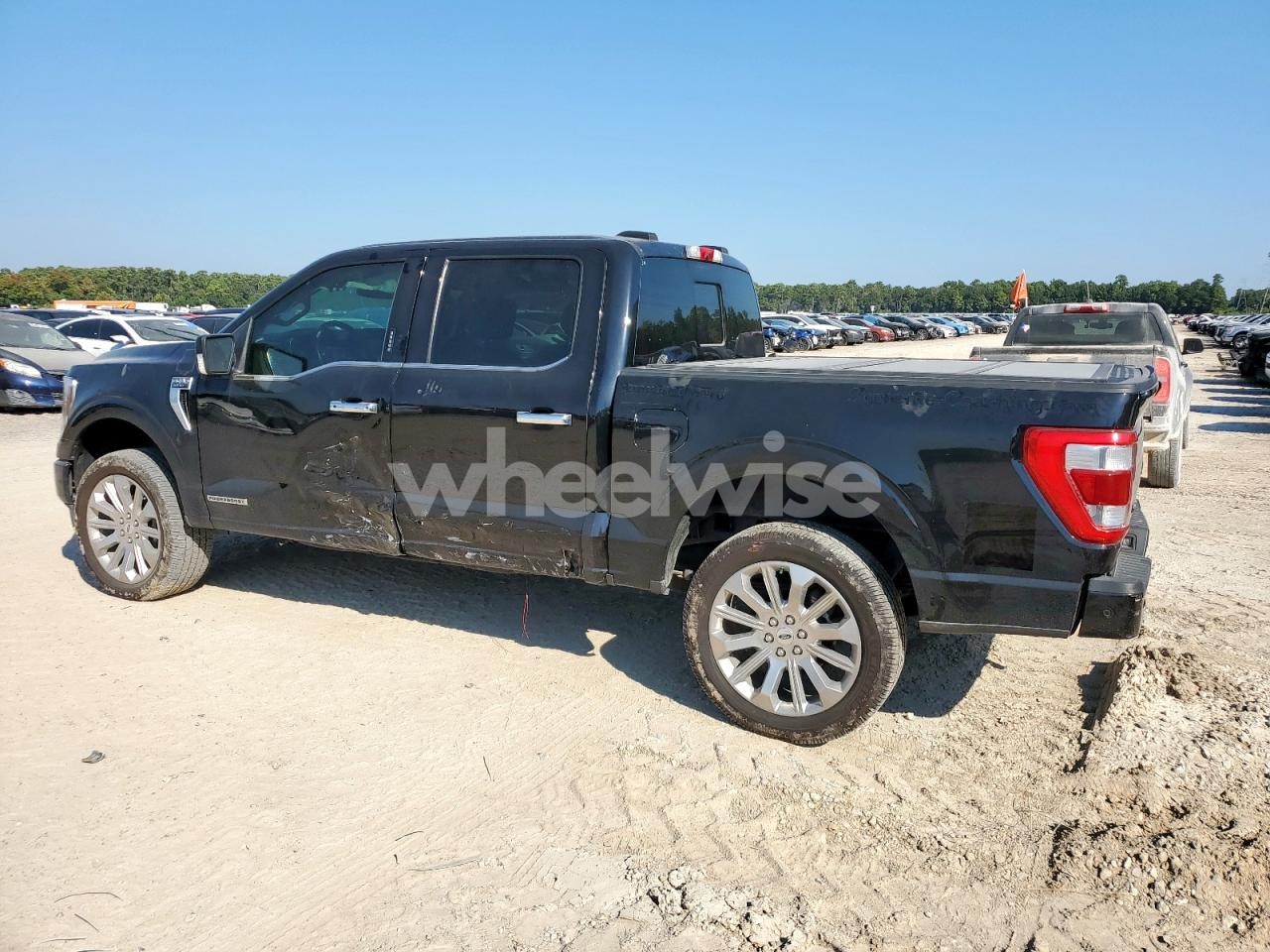 Photo 2 of 2022 FORD F150 SUPERCREW (VIN 1FTFW1ED6NFA42283)