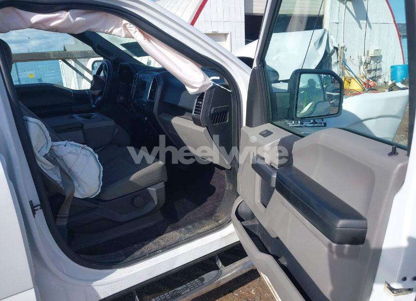 Photo 5 of 2016 Ford F-150 XLT (VIN 1FTFW1EG2GFB45679)