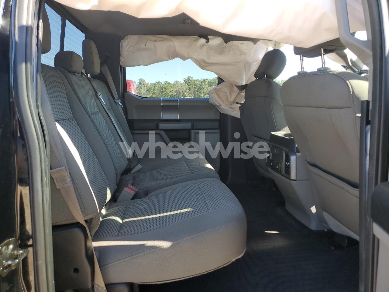 Photo 10 of 2018 FORD F150 SUPERCREW (VIN 1FTFW1EG3JFB13654)