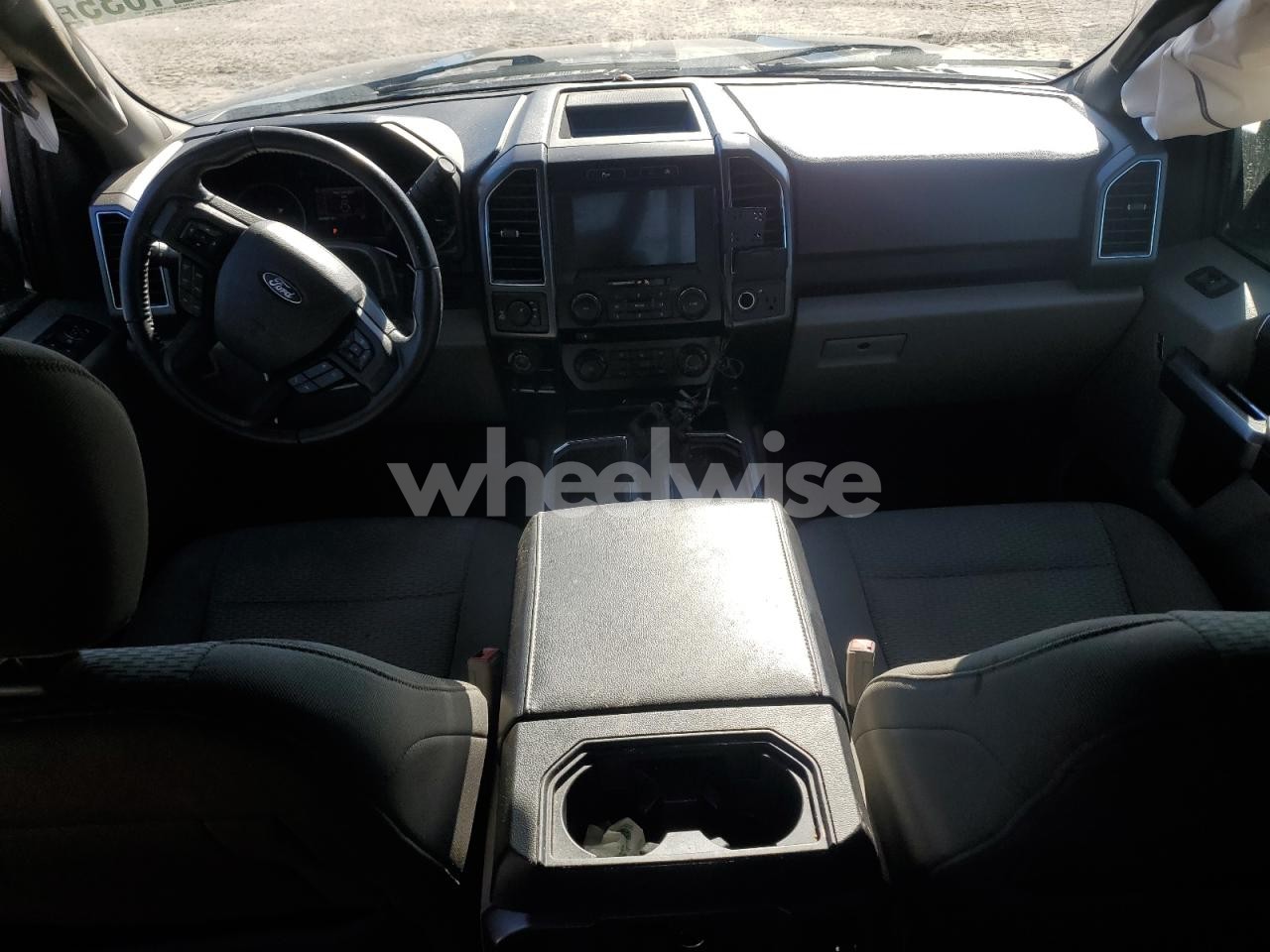 Photo 8 of 2018 FORD F150 SUPERCREW (VIN 1FTFW1EG3JFB13654)