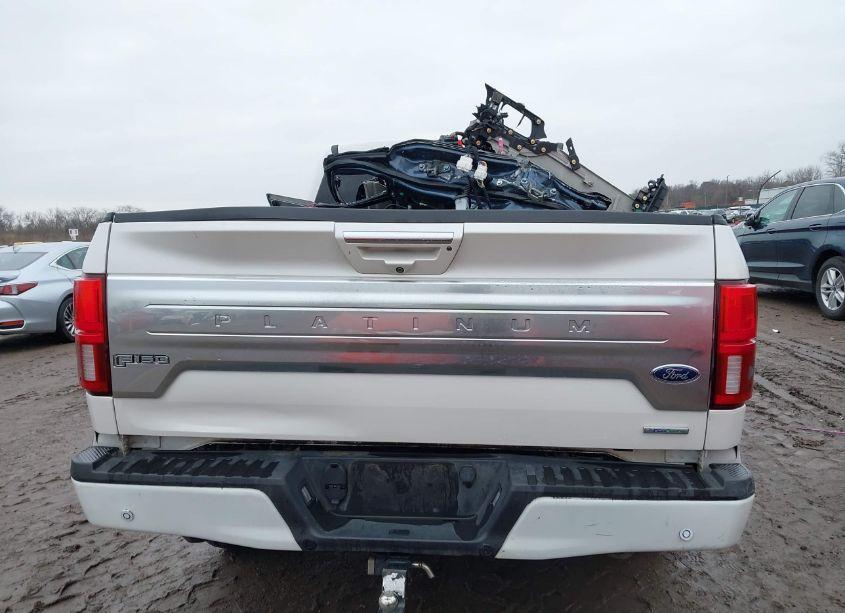 Photo 16 of 2018 Ford F-150 PLATINUM (VIN 1FTFW1EG5JFA91799)