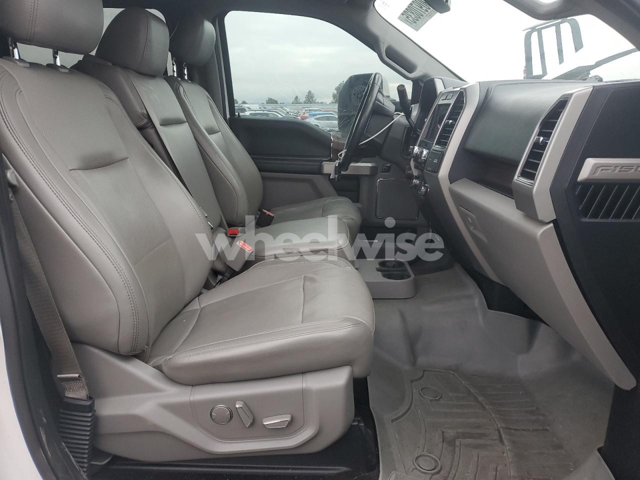 Photo 7 of 2017 FORD F150 SUPERCREW (VIN 1FTFW1EG9HKC91246)