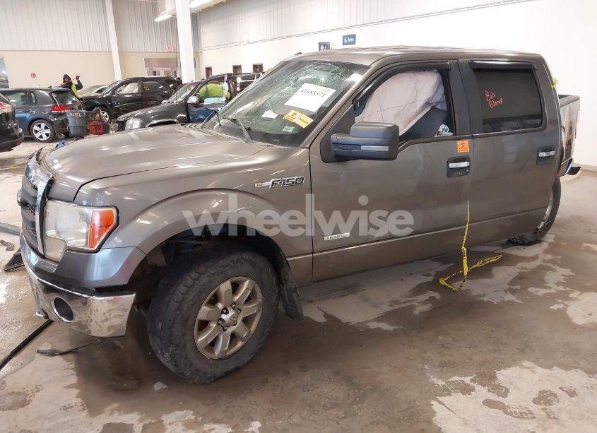 Photo 2 of 2013 Ford F-150 XLT (VIN 1FTFW1ET7DFA10674)