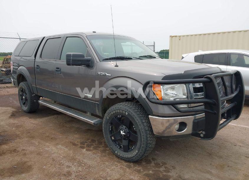 2013 Ford F150 SUPERCREW (VIN 1FTFW1ET9DFB46868) main photo