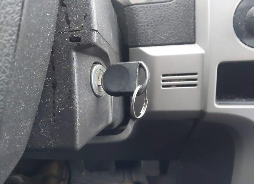 Photo 11 of 2010 Ford F-150 FX4/HARLEY-DAVIDSON/KING RANCH/LARIAT/PLATINUM/XL/XLT (VIN 1FTFW1EV9AFB92214)