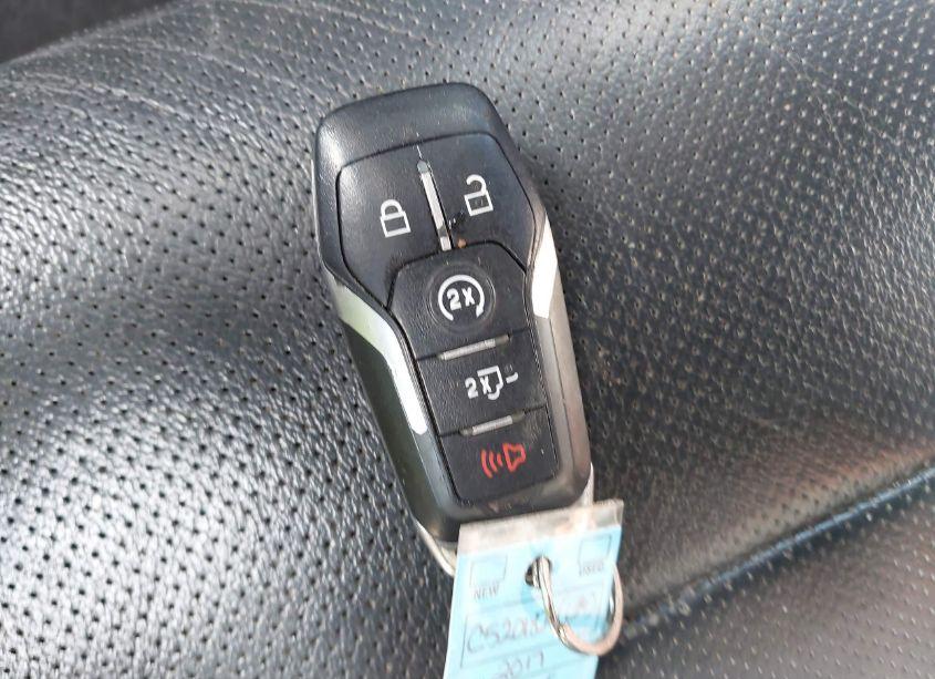 Photo 11 of 2017 Ford F-150 RAPTOR (VIN 1FTFW1RG1HFA31104)