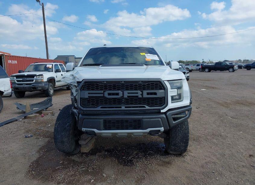 Photo 13 of 2017 Ford F-150 RAPTOR (VIN 1FTFW1RG1HFA31104)
