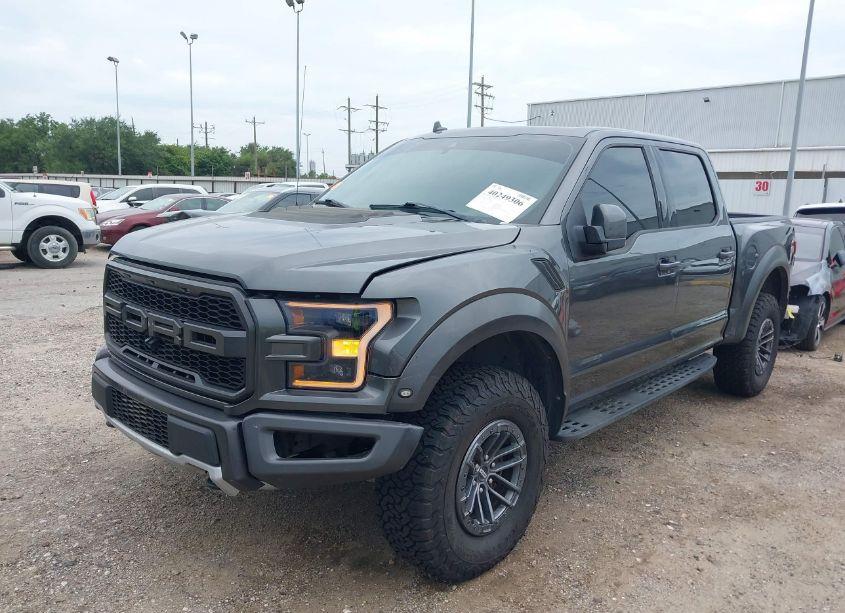 Photo 2 of 2019 Ford F-150 RAPTOR (VIN 1FTFW1RG1KFC85404)
