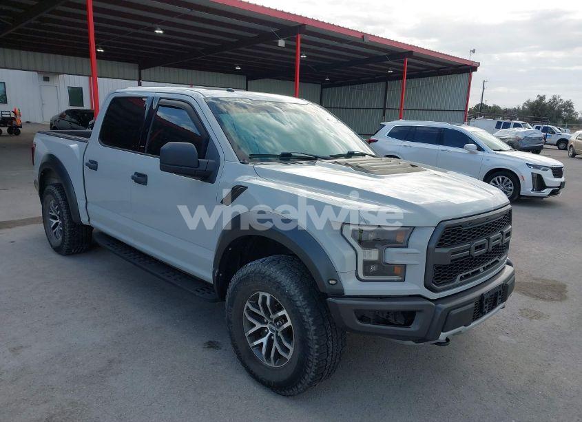 2017 Ford F-150 RAPTOR (VIN 1FTFW1RG2HFC86389) main photo
