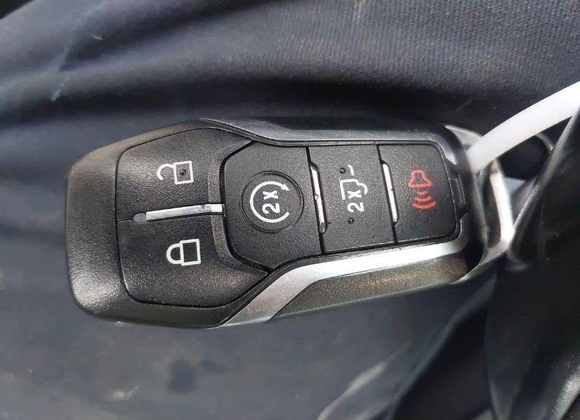 Photo 11 of 2017 Ford F-150 RAPTOR (VIN 1FTFW1RG3HFC32955)