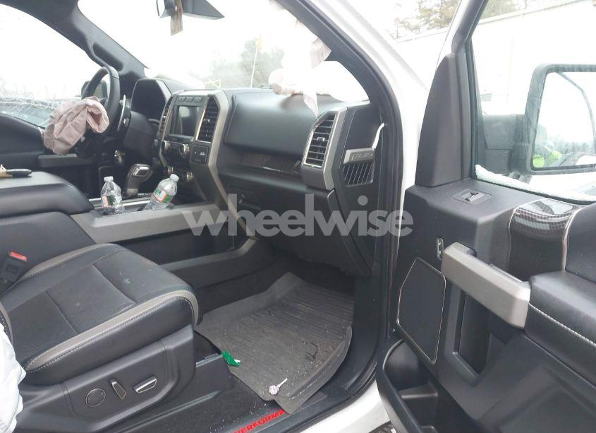 Photo 5 of 2018 Ford F-150 RAPTOR (VIN 1FTFW1RG3JFE52778)