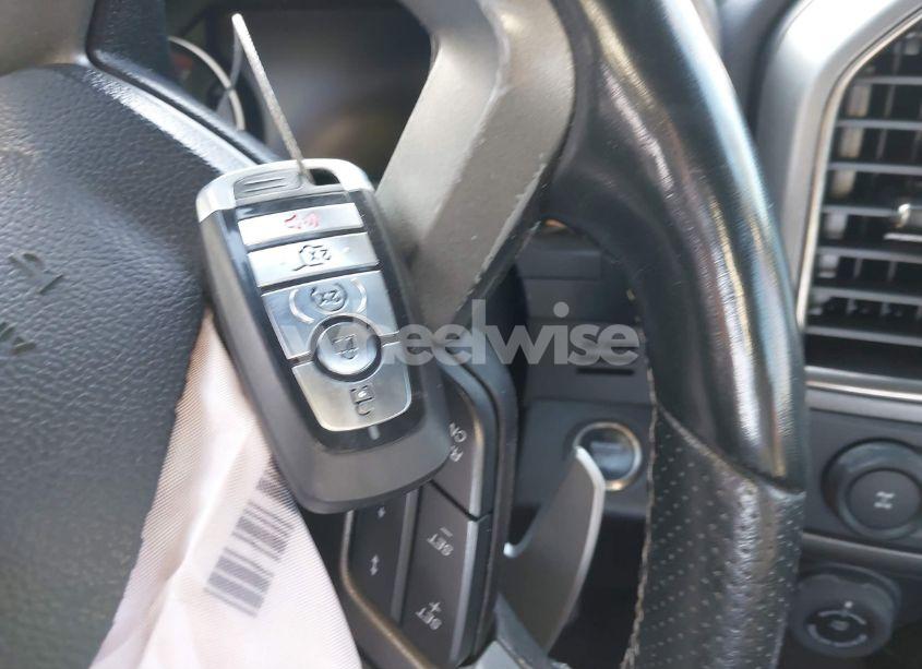 Photo 11 of 2018 Ford F-150 RAPTOR (VIN 1FTFW1RG4JFB11552)