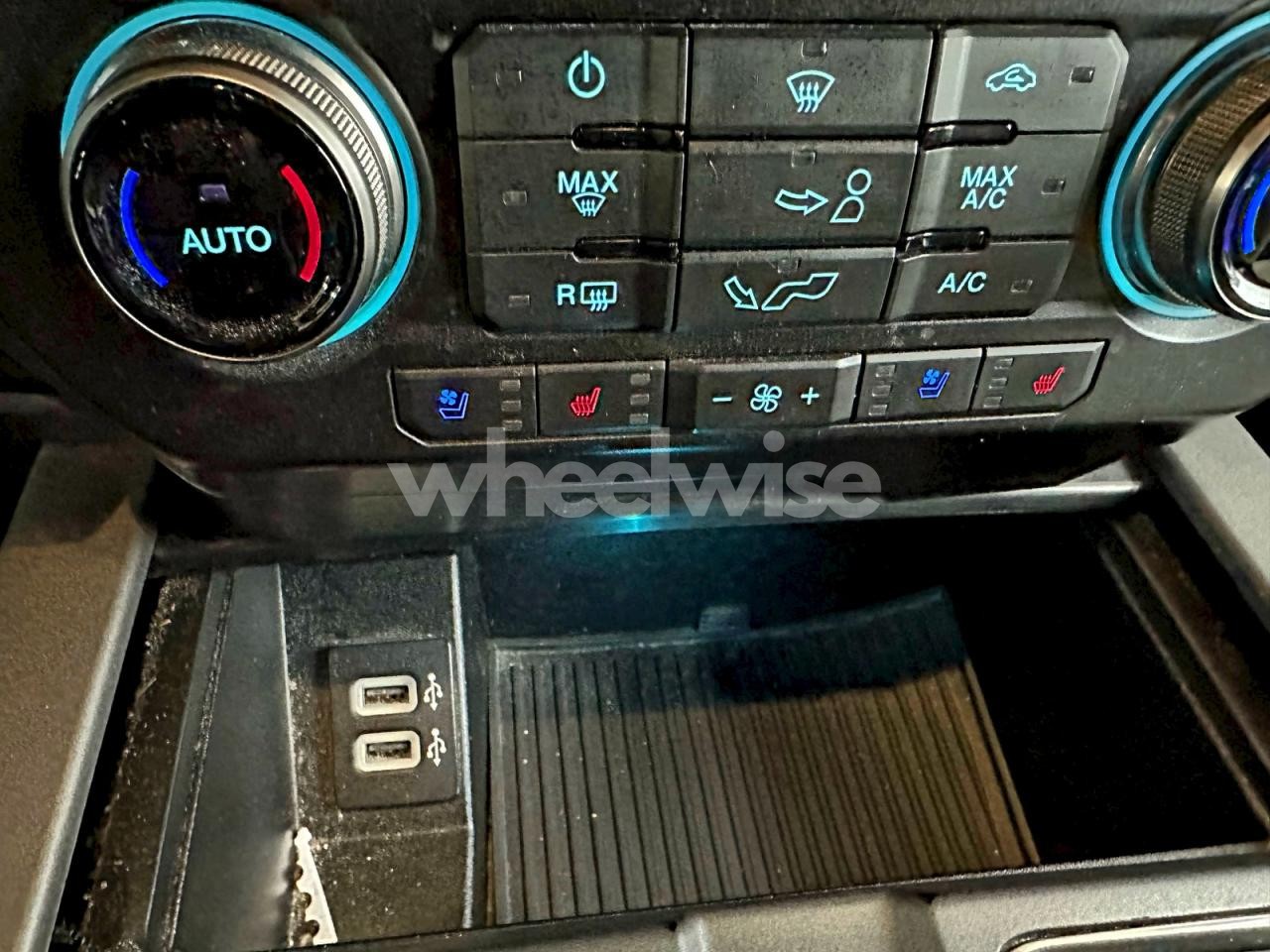 Photo 12 of 2020 FORD F150 RAPTOR (VIN 1FTFW1RG4LFB84388)